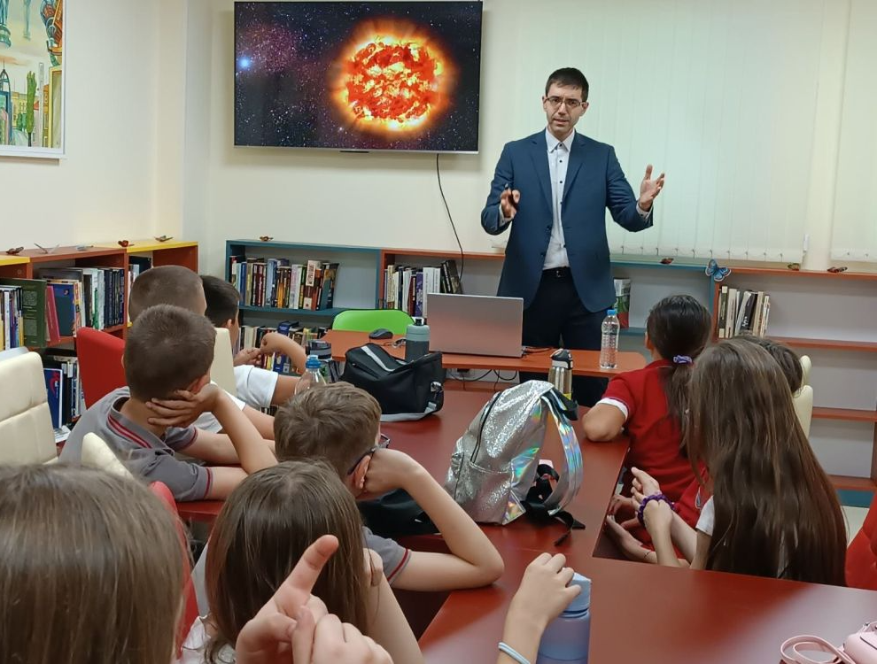 Милион и една планети във филиал „Студентски“