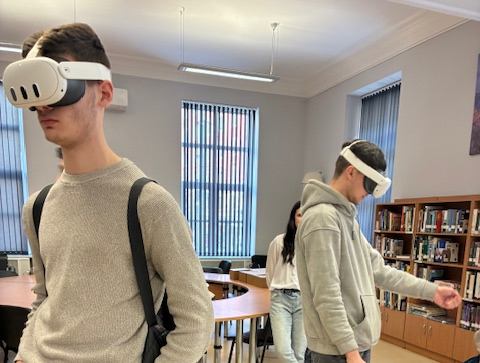 Завладяващо интерактивно VR преживяване в Американския център