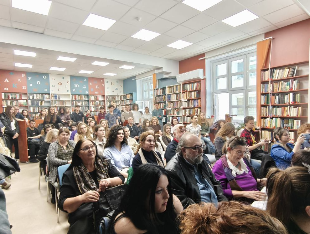Млади поети превзеха Столична библиотека