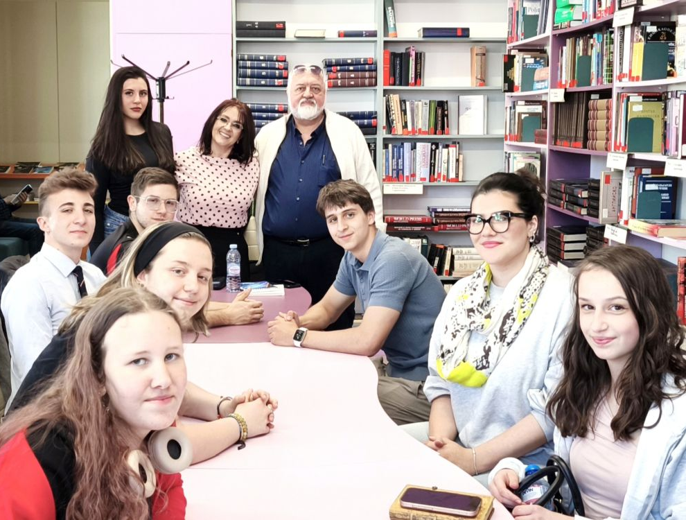 В Столична библиотека започна „Млада метафора. Извън матрицата: четвърти шампионат по поезия на софийските училища“